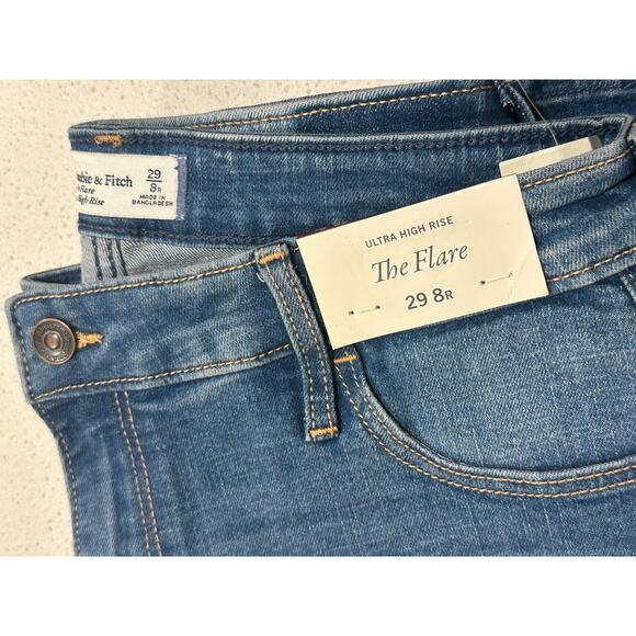 The Flare Jeans - Picture 4 of 6